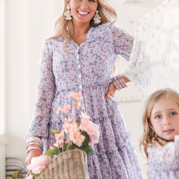 Ivy City Co. Lydia in Purple Floral Flowy Tiered Dress Small V-neck Modest - Picture 3 of 8